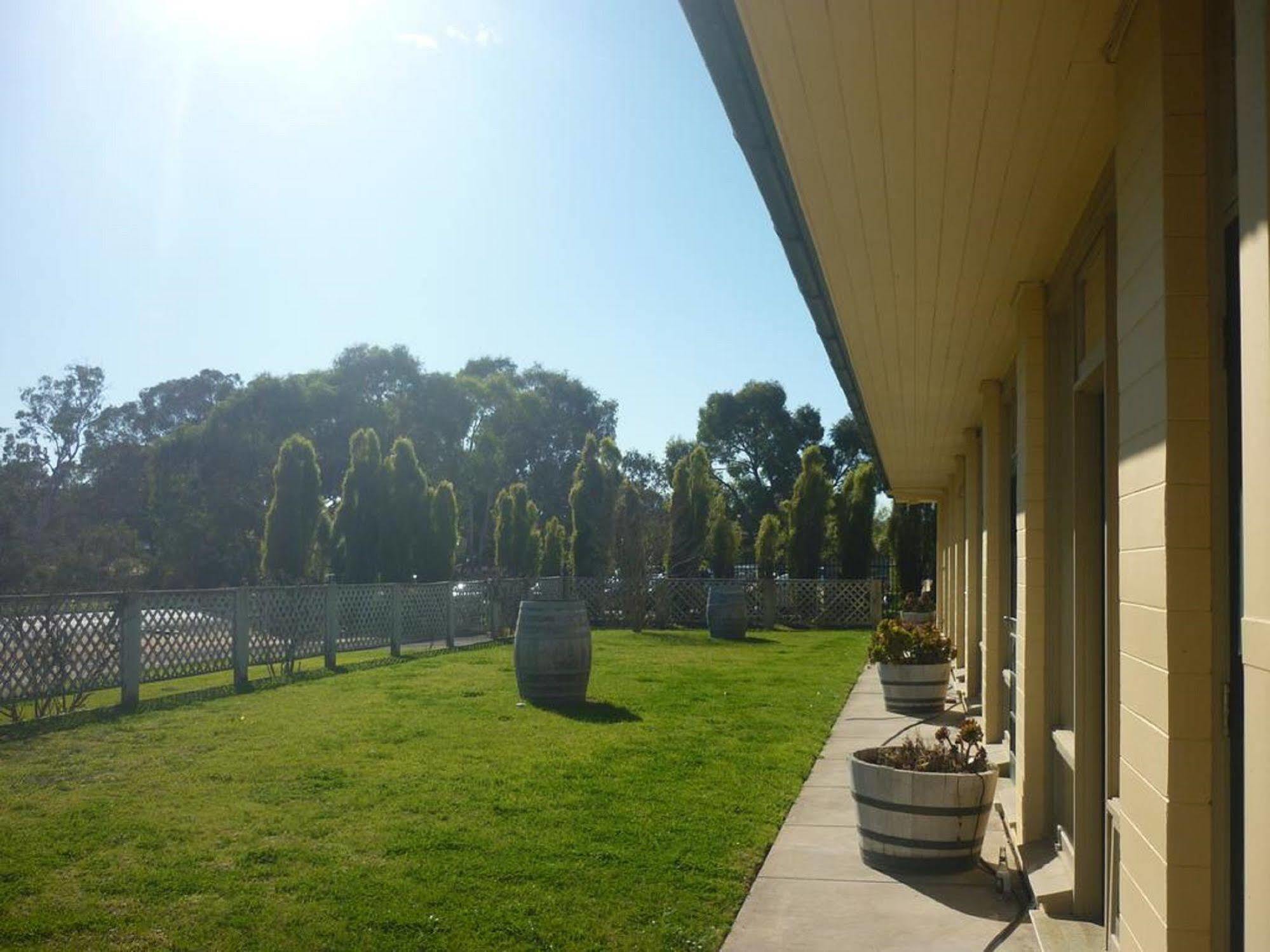 Naracoorte Hotel Motel Exterior photo